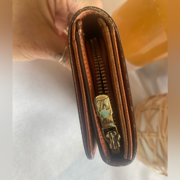 Authentic Lv monogram tresor wallet / custom hand painted and sealed. - Picture 5 of 10